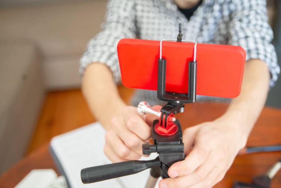 How to Add Captions to Videos on Your Smartphone (A Practical Guide)