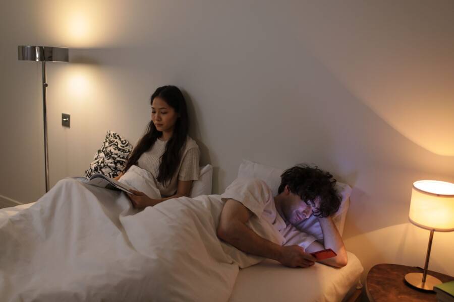 How to Adjust Your Smartphone Display for Nighttime Reading