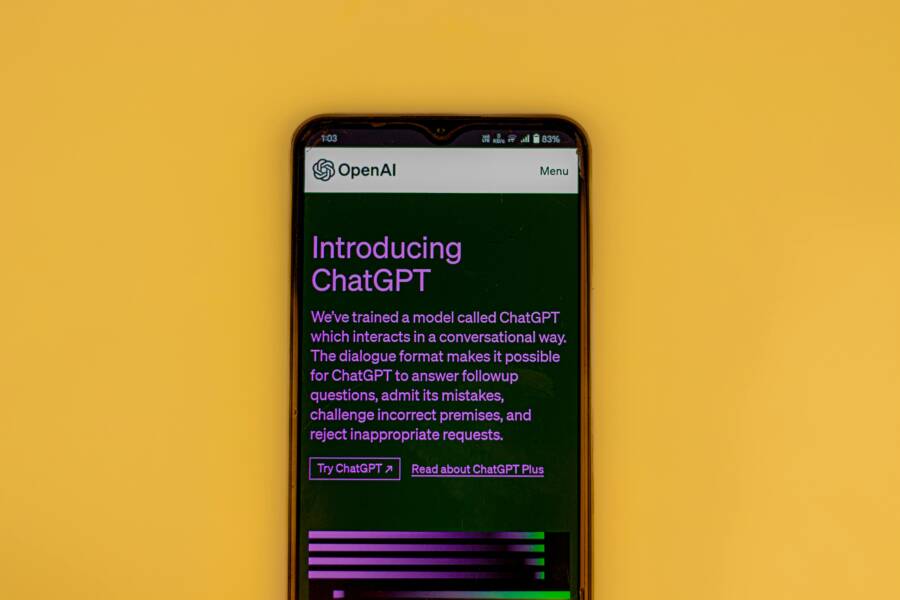 How to Blur Sensitive Info in Phone Screenshots on iPhone and Android