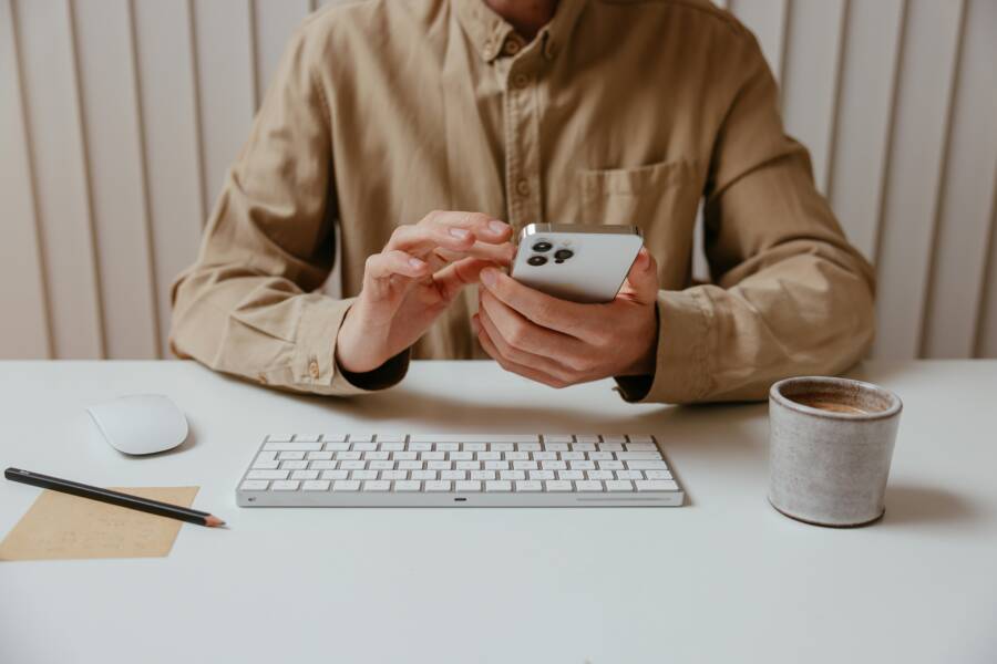 How to Build a Simple Personal Knowledge System on Your Smartphone