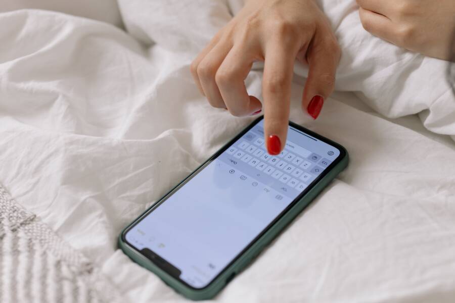 How to Clear Messages Storage on Your Smartphone