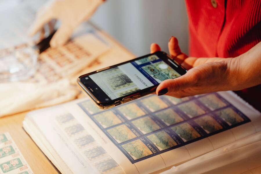How to Create a Private Album for Documents on Your Smartphone