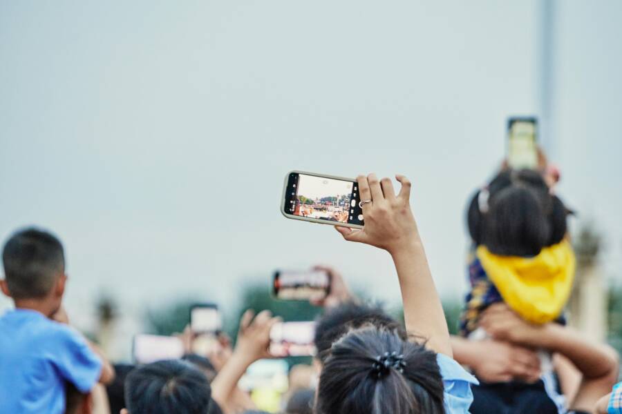 How to Edit Photos Faster Using Built-In Smartphone Tools