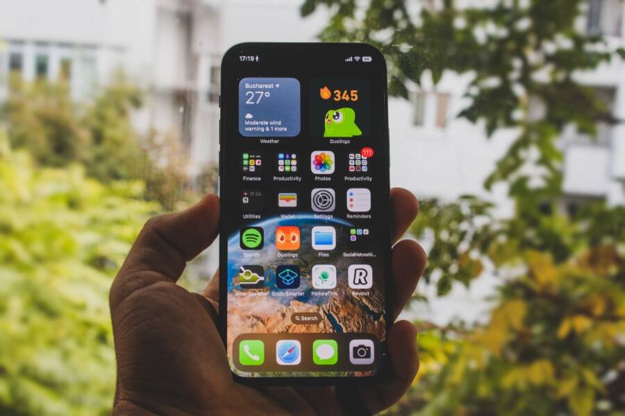How to Fix a Frozen Clock Widget on Your Smartphone