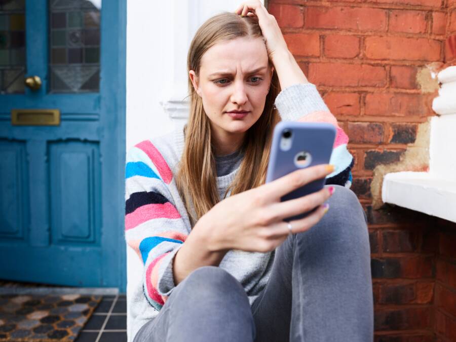 How to Fix a Locked Smartphone When You Forget Your PIN