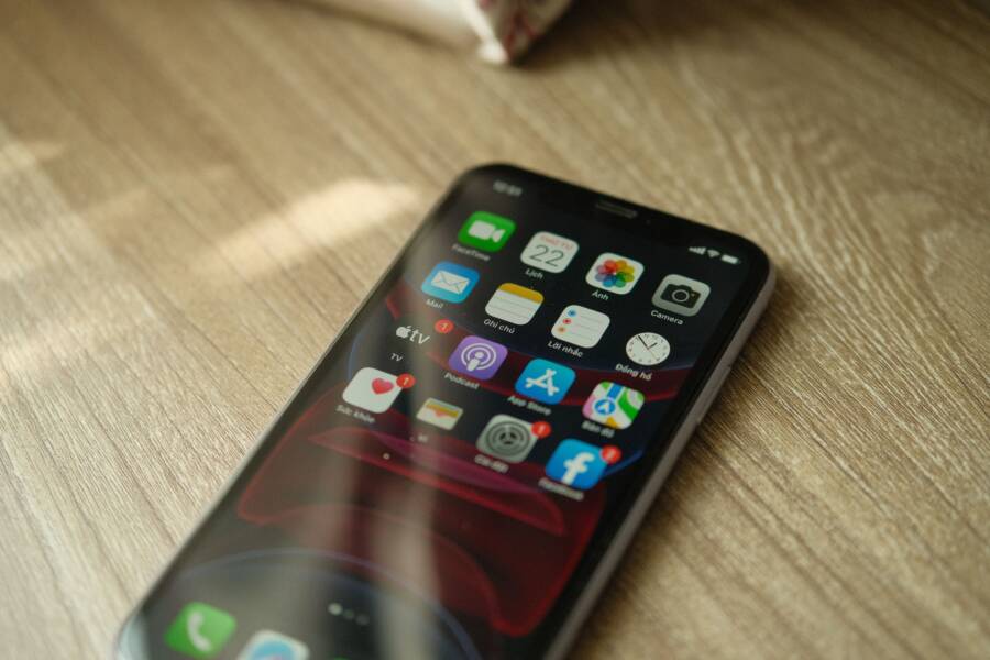 How to Fix a Music App That Stops Playing on Your Phone