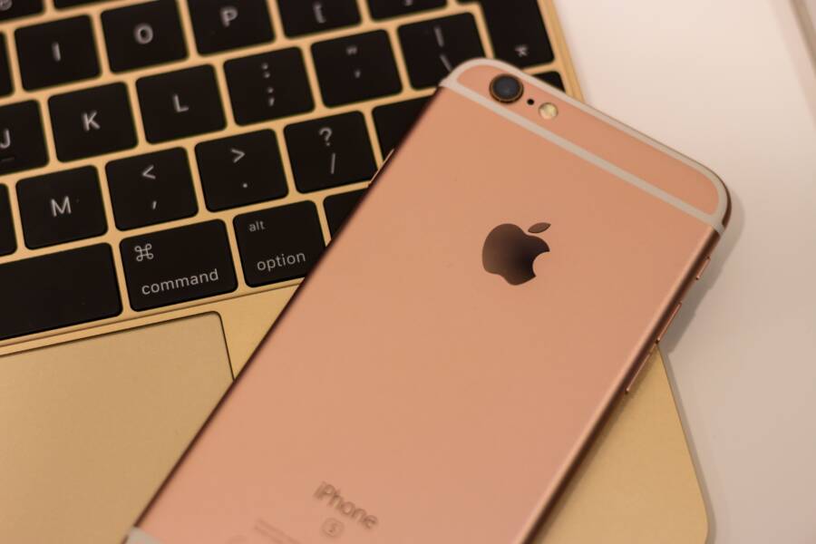 How to Fix a Phone Keyboard That Won't Stay Open