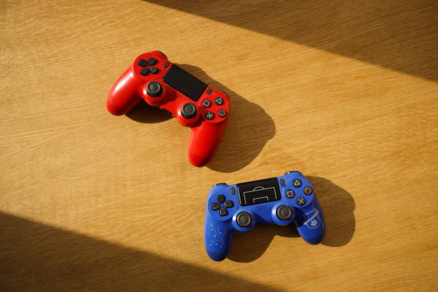 How to Fix a Phone That Keeps Disconnecting From a Game Controller