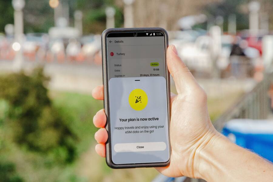 How to Fix a Smartphone That Cannot Make Calls While Roaming