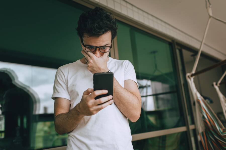 How to Fix a Smartphone That Drops Mesh Wi-Fi Connections