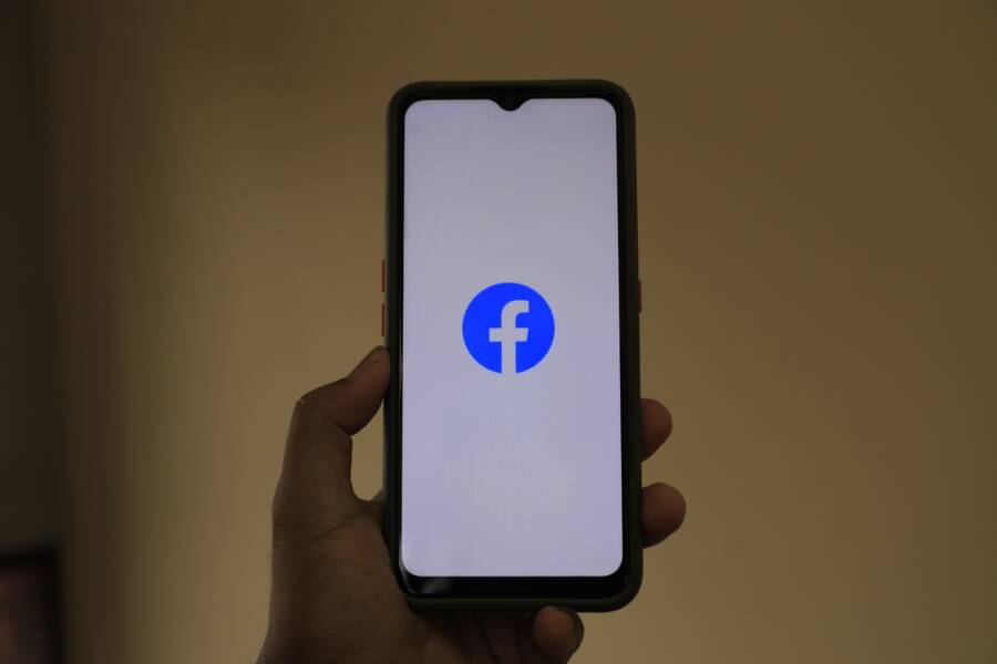 How to Fix a Smartphone That Keeps Losing Service