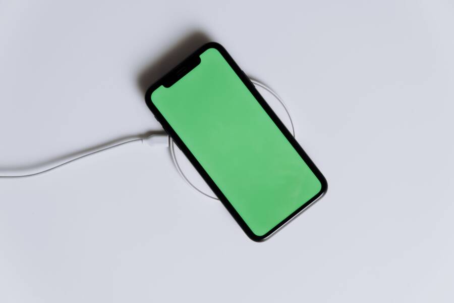 How to Fix a Smartphone That Overheats While Charging in a Car
