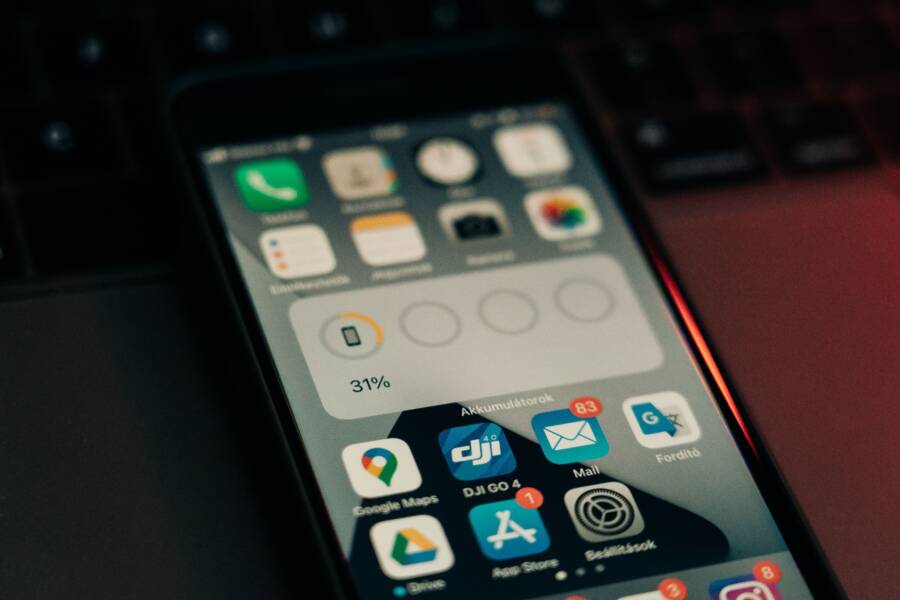 How to Fix a Smartphone That Resets Custom Icon Layouts