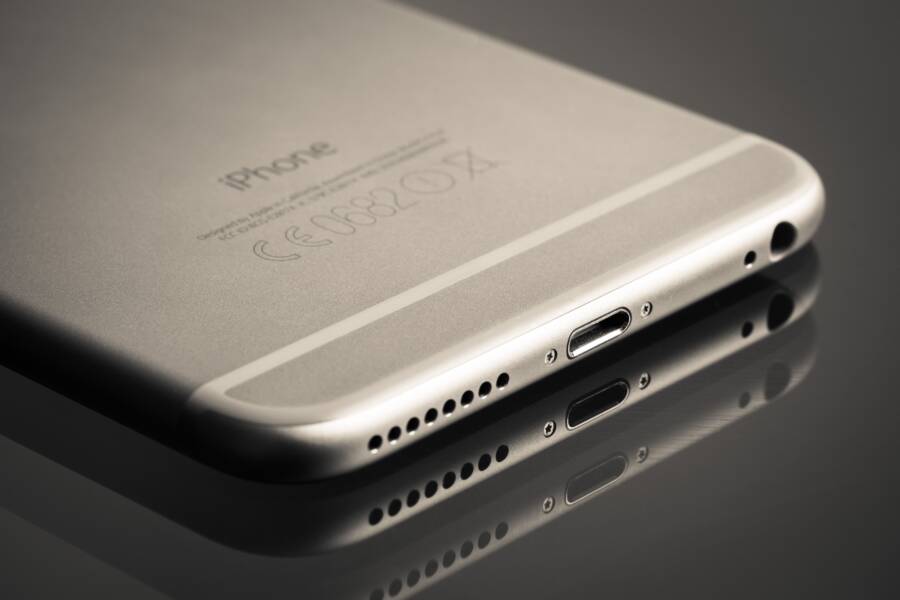 How to Fix a Smartphone That Won't Fast Charge