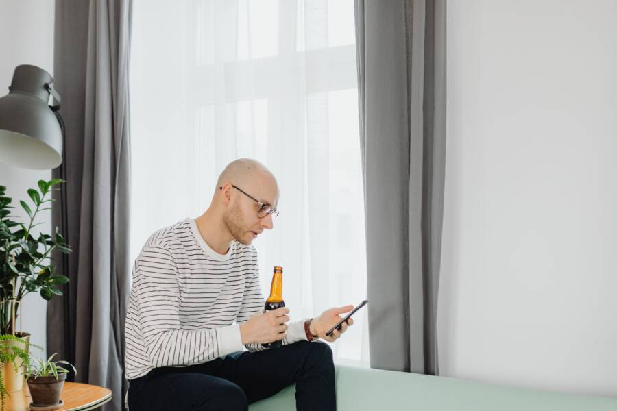 How to Fix a Weak Wi-Fi Connection on Your Phone in One Room