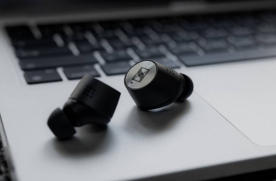 How to Fix Bluetooth Earbuds That Keep Disconnecting from Your Smartphone