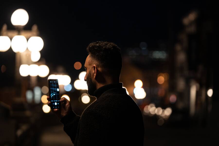 How to Fix Blurry Photos on Your Smartphone in Low Light