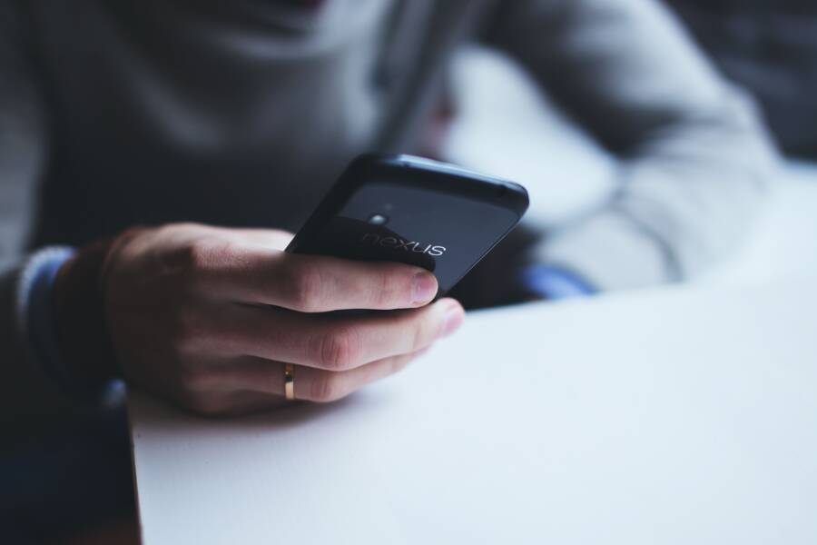 How to Fix Blurry Text in Smartphone Close-up Photos