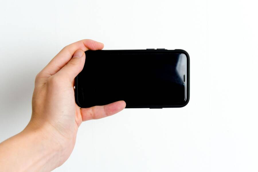 How to Fix Smartphone Touchscreen Issues with a Screen Protector