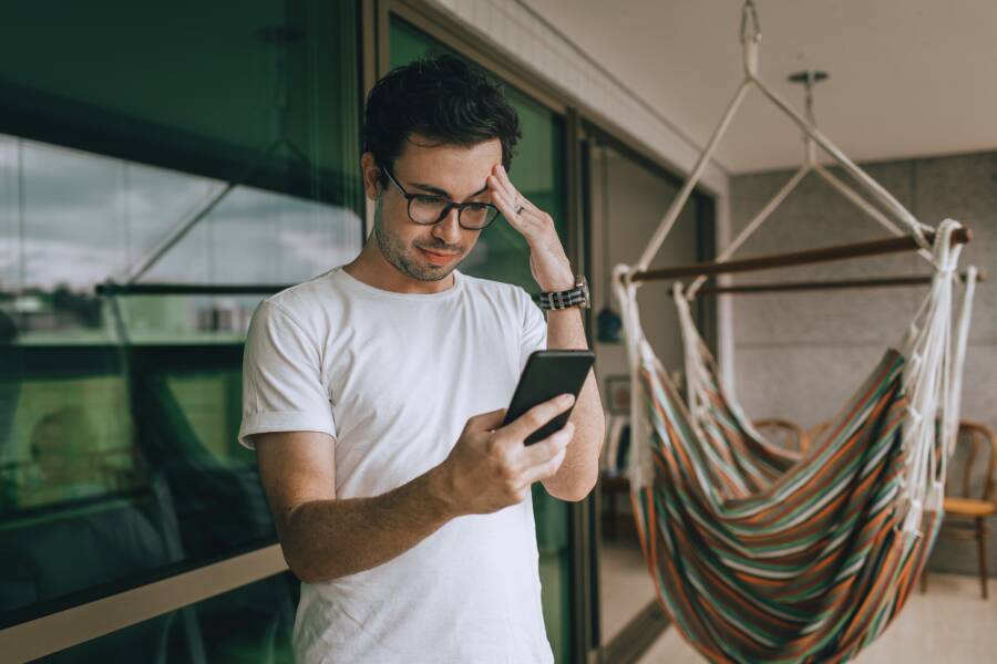 How to Fix Smartphone Updates That Fail Over Wi-Fi