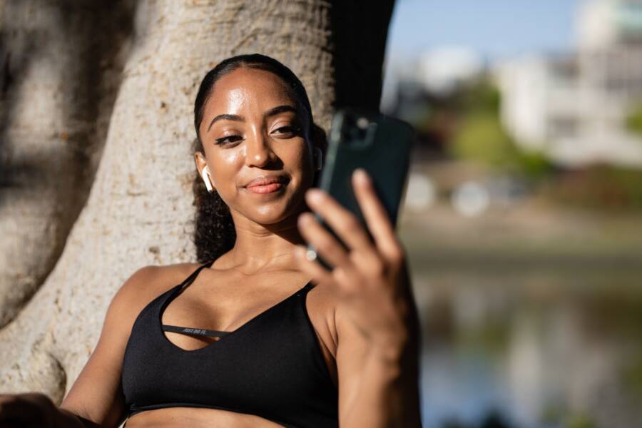 How to Fix Wireless Earbuds That Won't Auto-Connect to Your Phone