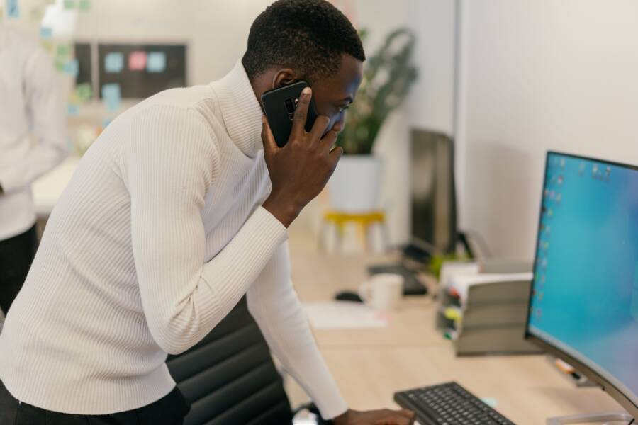 How to Fix Your Phone If You Only Hear Calls on Speaker