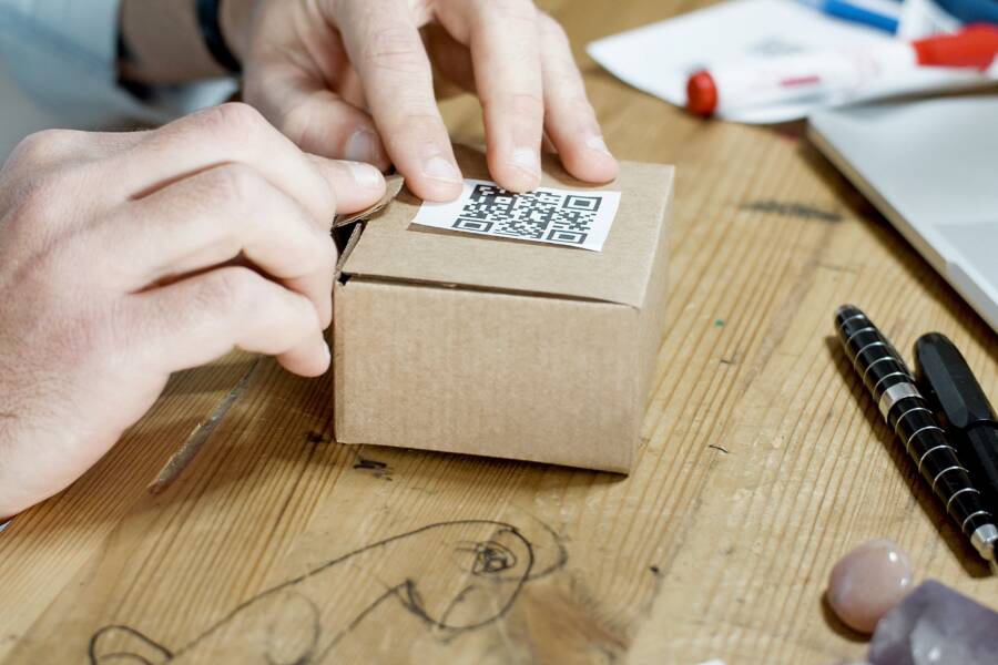 How to Fix Your Smartphone Camera When Scanning QR Codes in Low Light