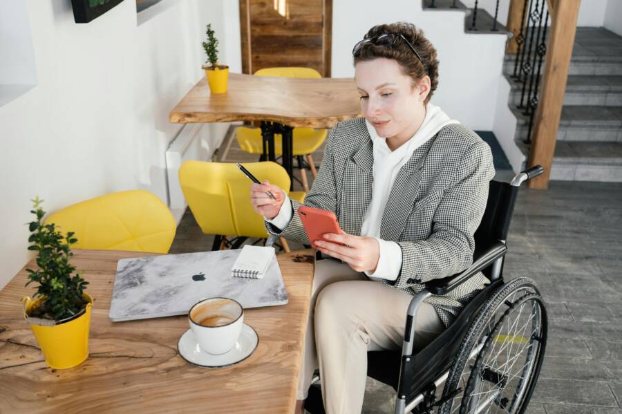 How to Improve Smartphone Accessibility Settings for Easier Reading