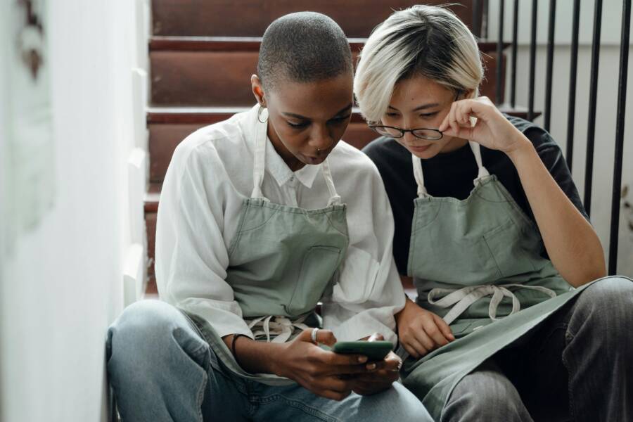 How to Keep a Shared Grocery List on Your Smartphone