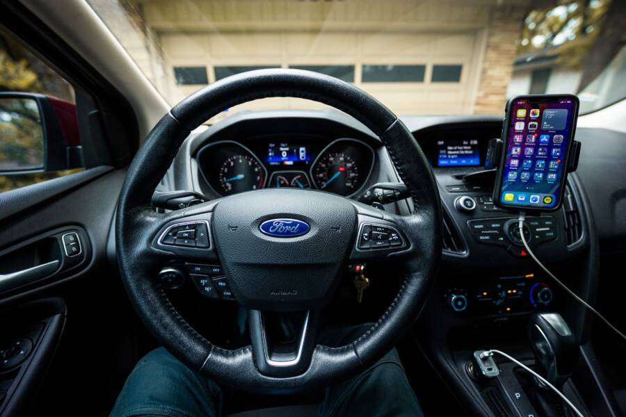 How to Keep Your Smartphone Cool and Charging During Long Drives