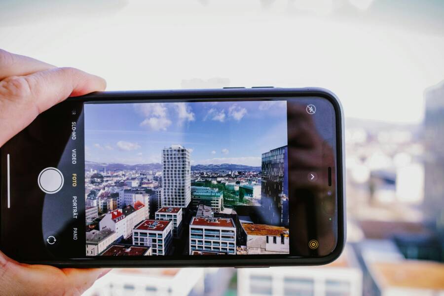How to Lock Exposure and Focus on Your Smartphone for Better Photos