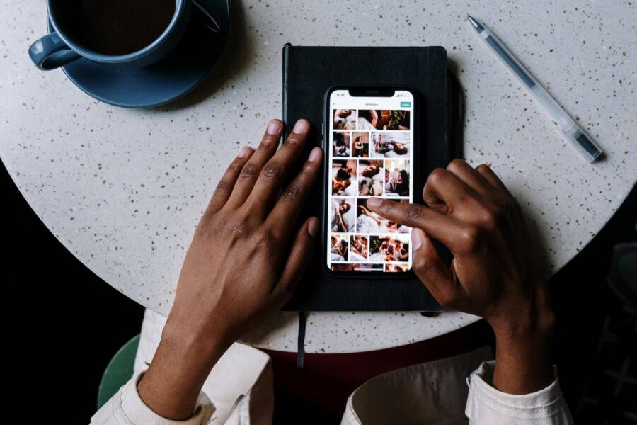How to Make a Photo Collage on Your Smartphone (Step-by-Step Guide)