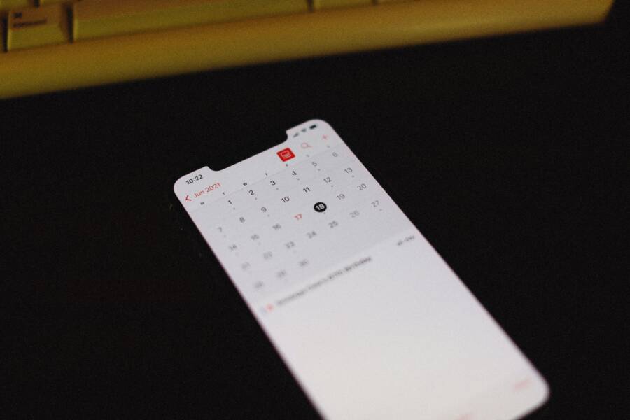 How to Manage Multiple Calendars on Your Smartphone (Step-by-Step Guide)