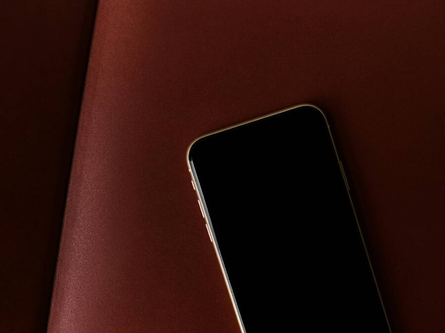 How to Organize Phone Folders (A Simple Guide)