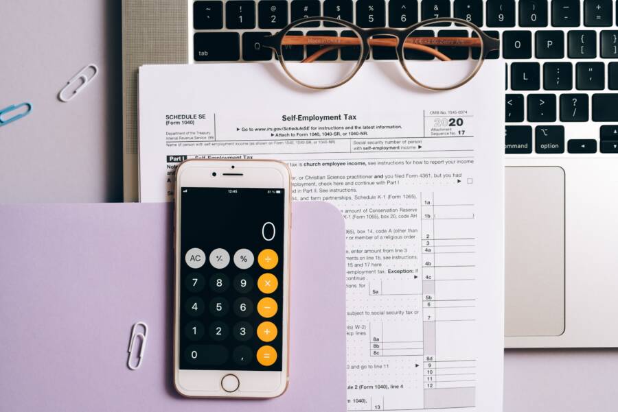 How to Organize Travel Documents on Your Smartphone