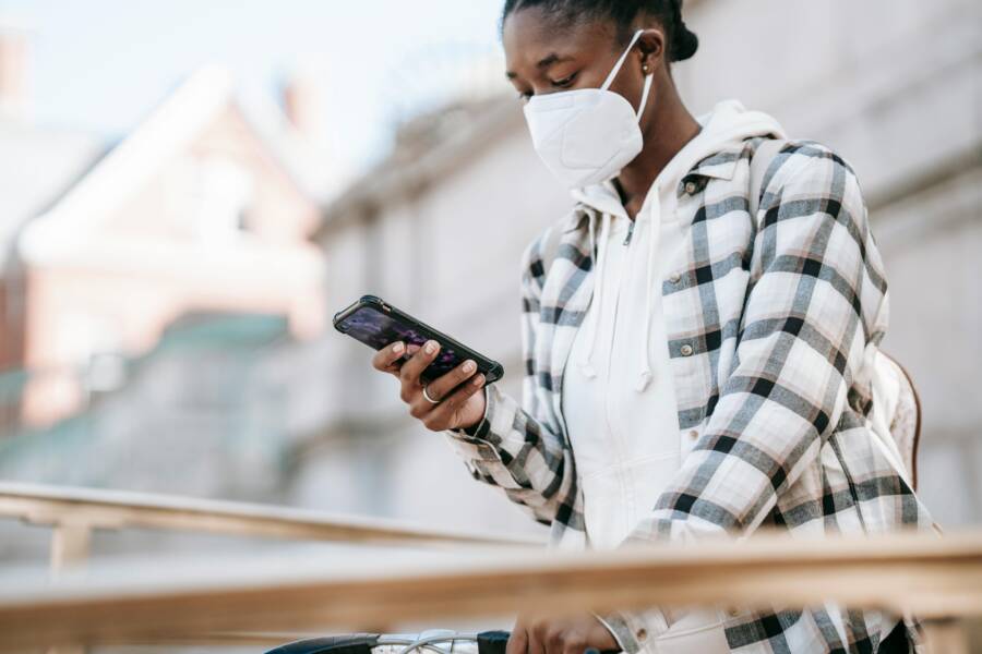 How to Protect Your Smartphone from Juice Jacking (Safety Guide)