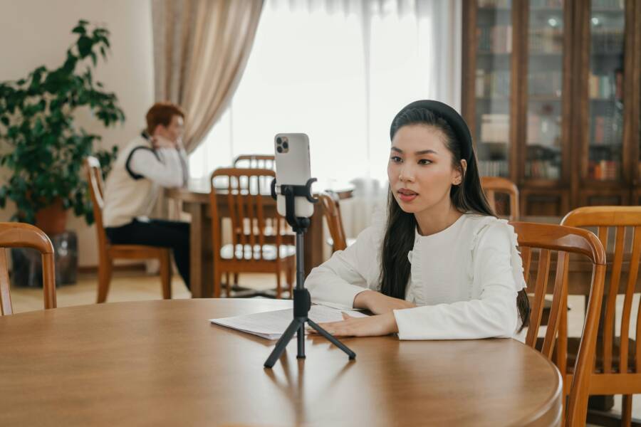 How to Review Smartphone Microphone and Camera Permissions (Step-by-Step Guide)