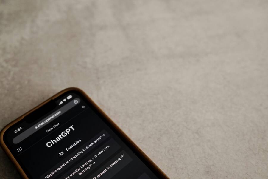 How to Schedule Text Messages on Your Smartphone (Android and iPhone Guide)