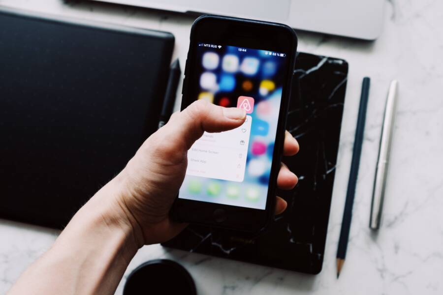 How to Set Up a Privacy-Friendly Family Location System on Your Smartphone
