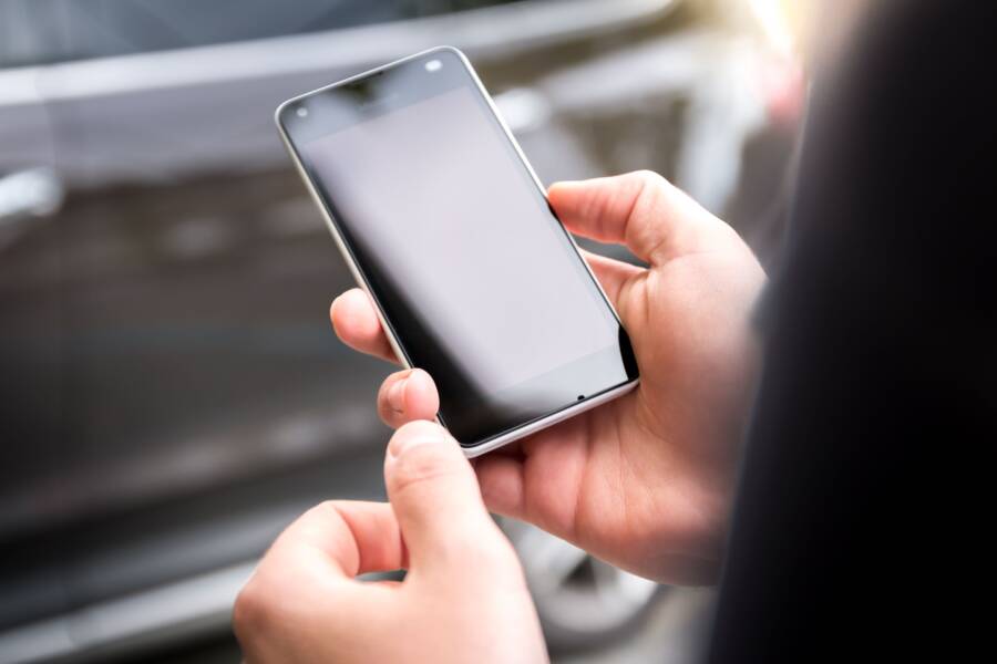 How to Set Up CarPlay and Android Auto for Your Smartphone