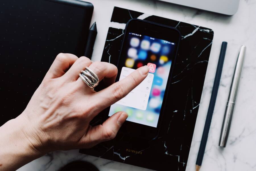 How to Stop Your Phone from Switching to Mobile Data How to Stop Your Phone from Switching to Mobile Data