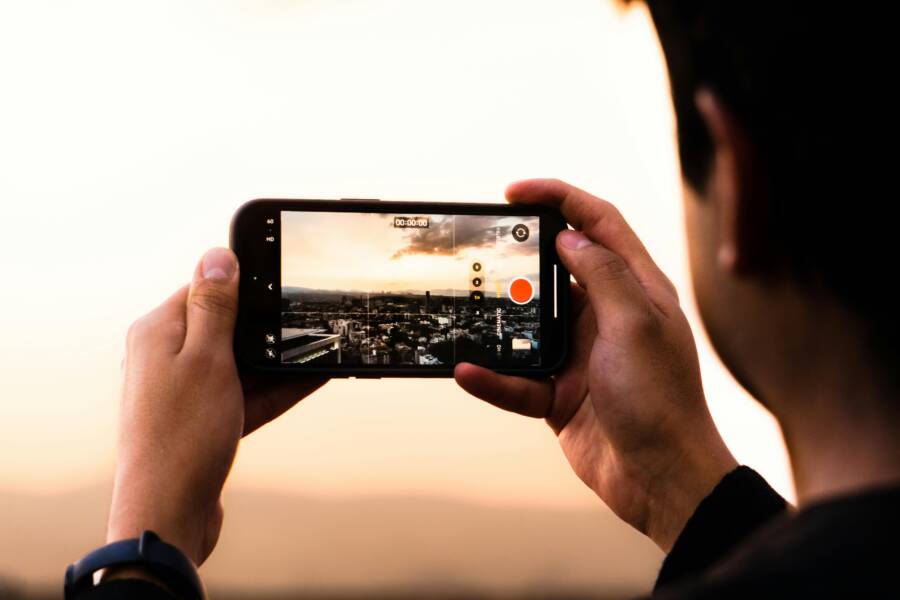 How to Trim and Export Smartphone Videos Without Losing Quality (Step-by-Step Guide)