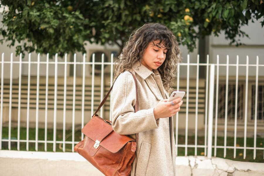 How to Use Bluetooth Trackers with Your Smartphone to Find Keys and Bags