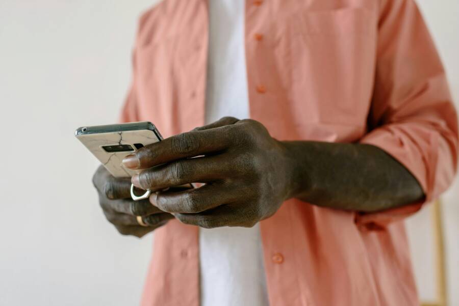 How to Use Email Aliases for Privacy on Your Smartphone