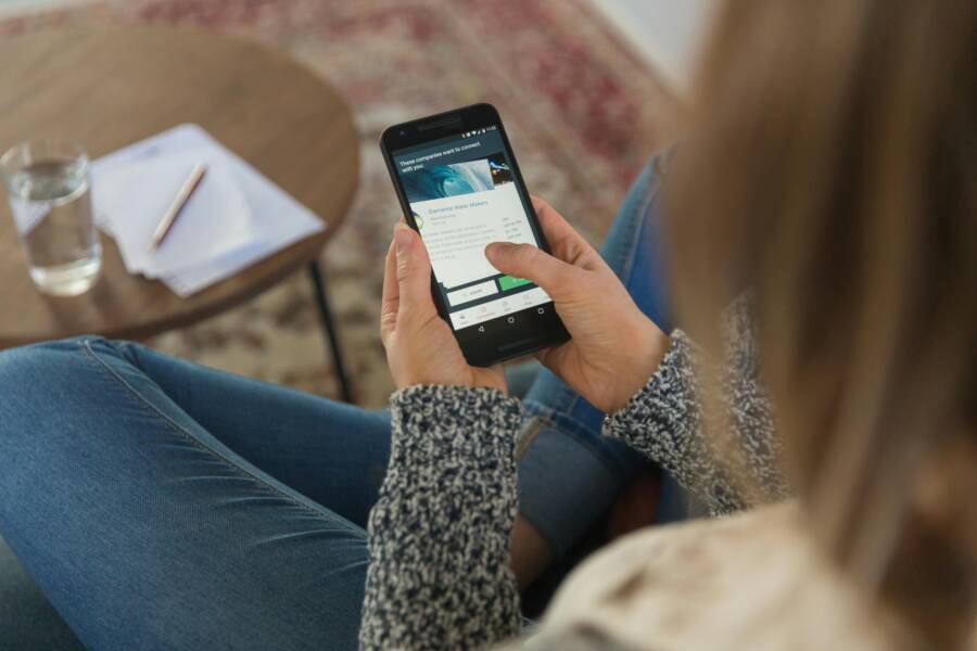 How to Use Email Swipe Actions to Save Time on Your Smartphone