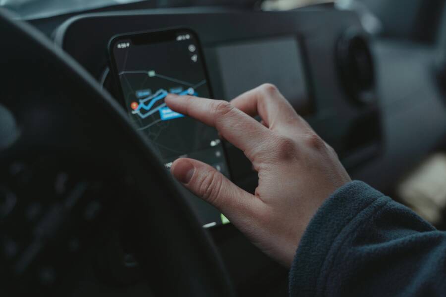 How to Use Offline Maps on Your Smartphone in Low Signal Areas How to Use Offline Maps on Your Smartphone in Low Signal Areas