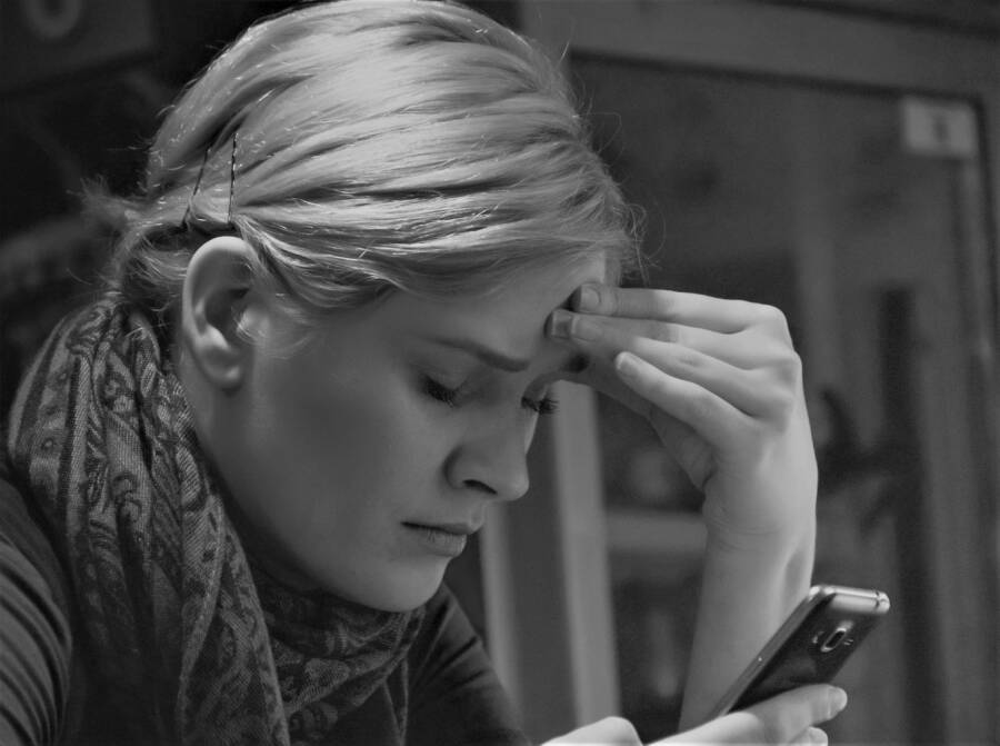 How to Use Reactions and Replies to Reduce Smartphone Message Clutter