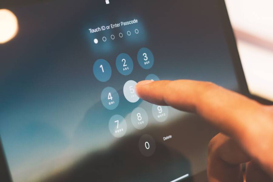 How to Use Safety Check and Privacy Tools on Your Smartphone
