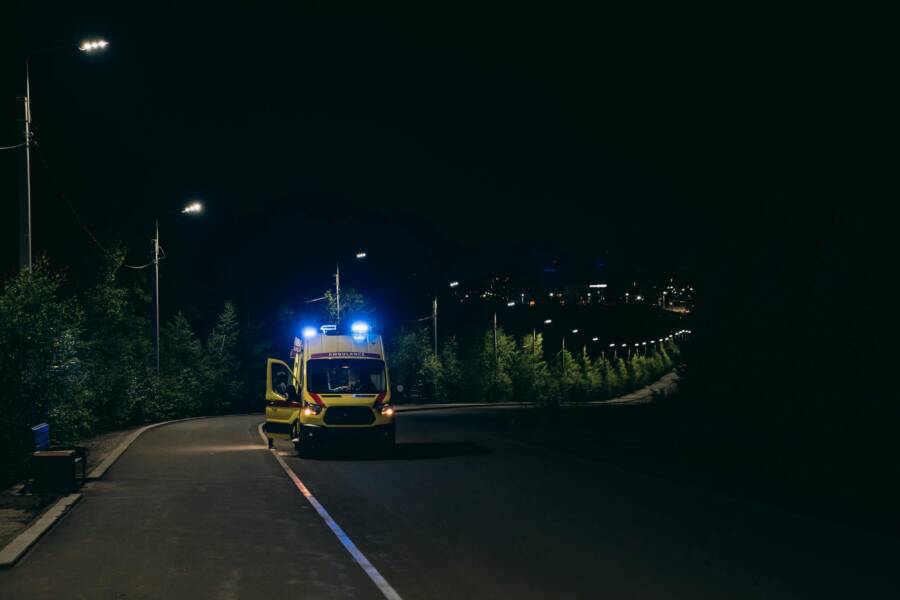 How to Use Your Smartphone as a Roadside Emergency Tool