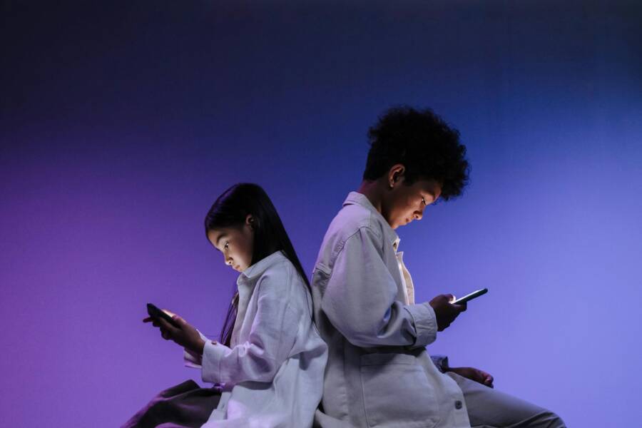How to Use Your Smartphone Flashlight More Efficiently